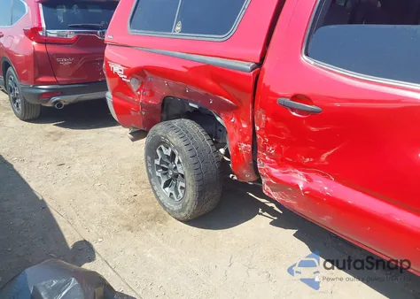 2010 Toyota Tacoma Base V6 z USA, uszkodzony, nr VIN 3TMLU4EN9AM050844